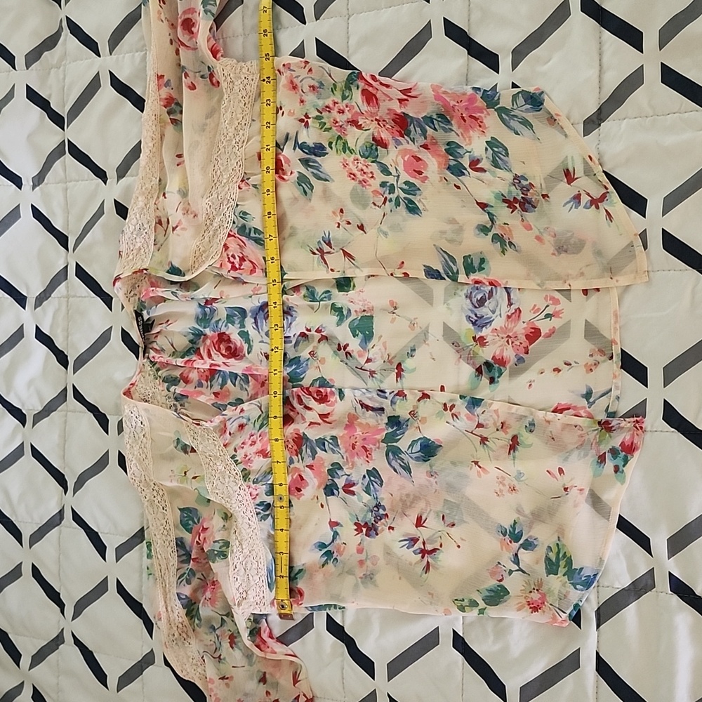 Floral Sheer Lace-Trim Robe - Picture 4 of 5